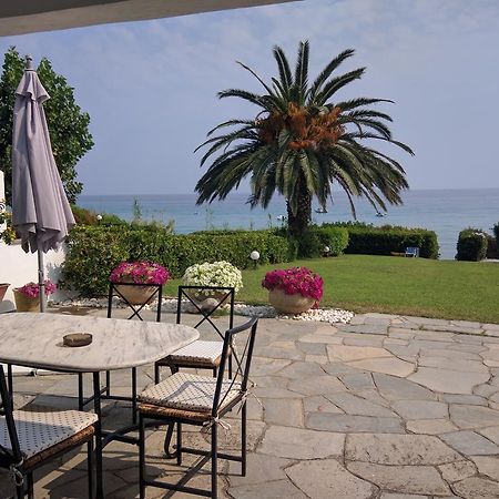 Beach Front Chanioti Polychrono Luaran gambar