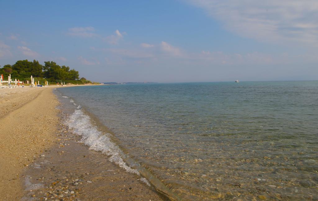 Beach Front Chanioti Polychrono Luaran gambar