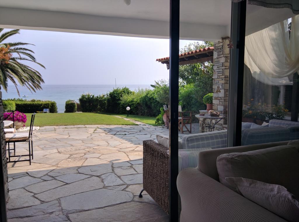 Beach Front Chanioti Polychrono Luaran gambar