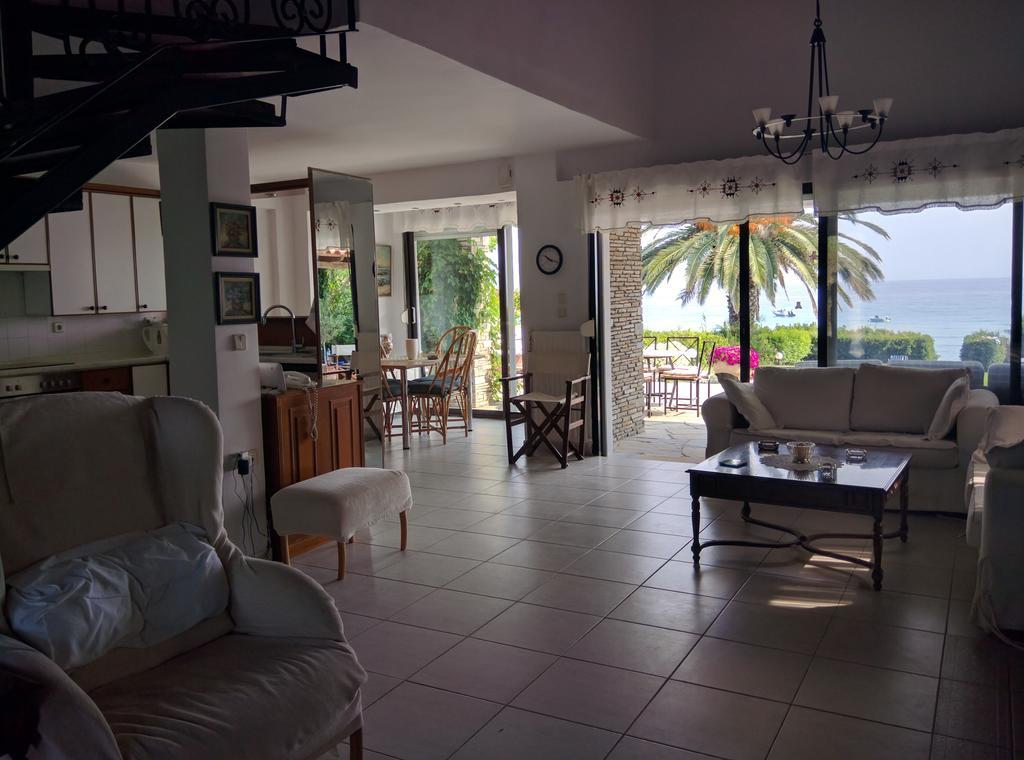 Beach Front Chanioti Polychrono Luaran gambar